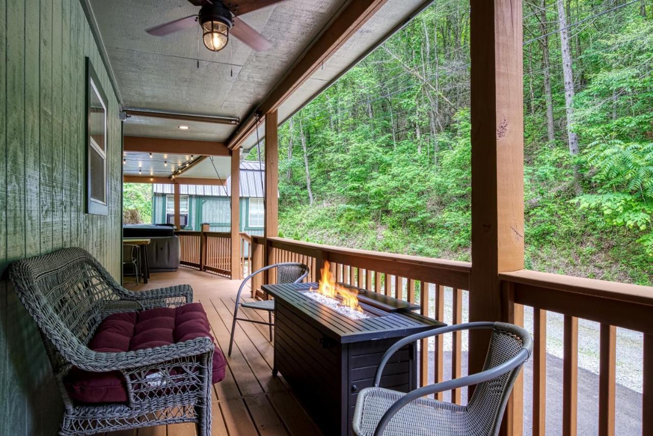 Great Location - Hot Tub - Dog Friendly Villa Sevierville Kültér fotó