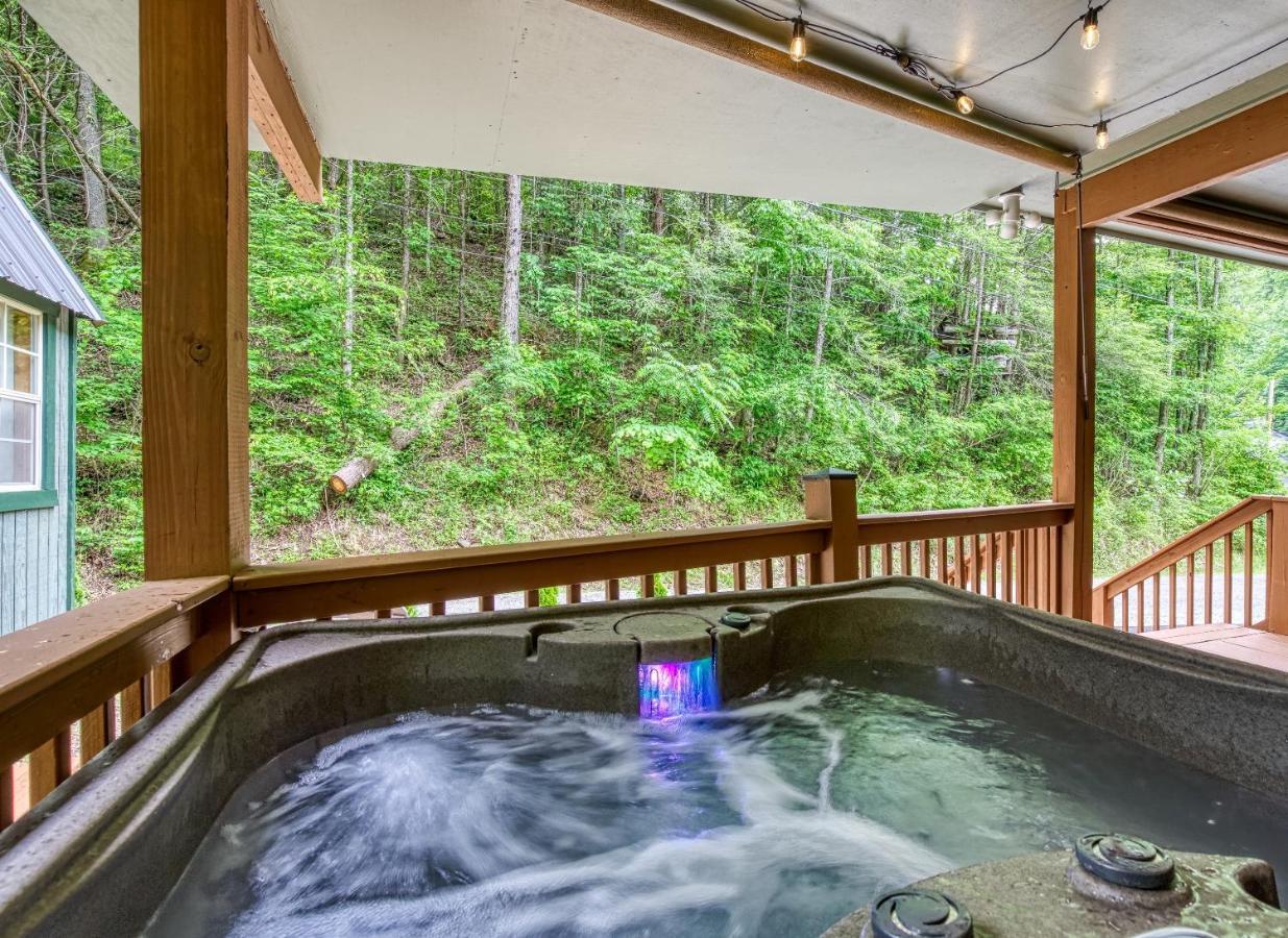 Great Location - Hot Tub - Dog Friendly Villa Sevierville Kültér fotó