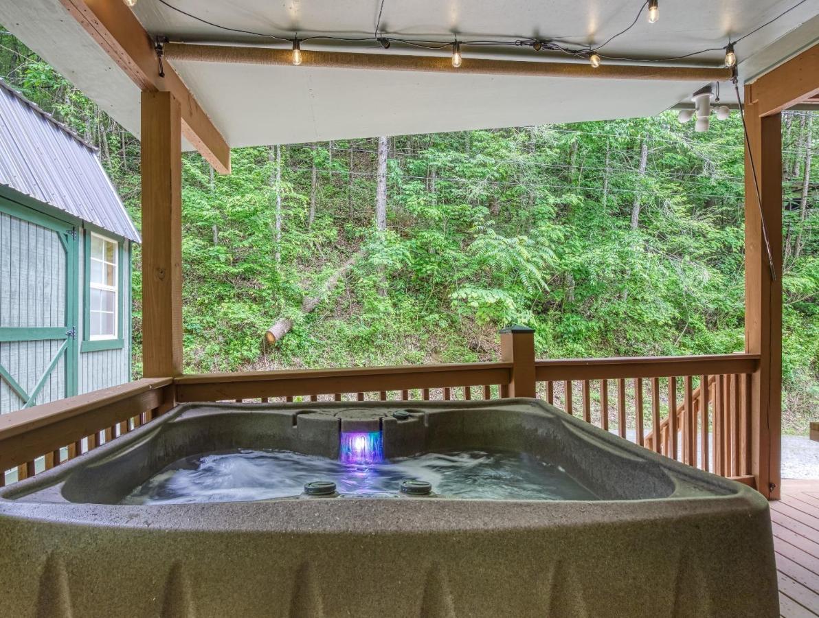 Great Location - Hot Tub - Dog Friendly Villa Sevierville Kültér fotó