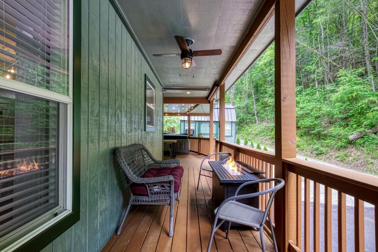 Great Location - Hot Tub - Dog Friendly Villa Sevierville Kültér fotó